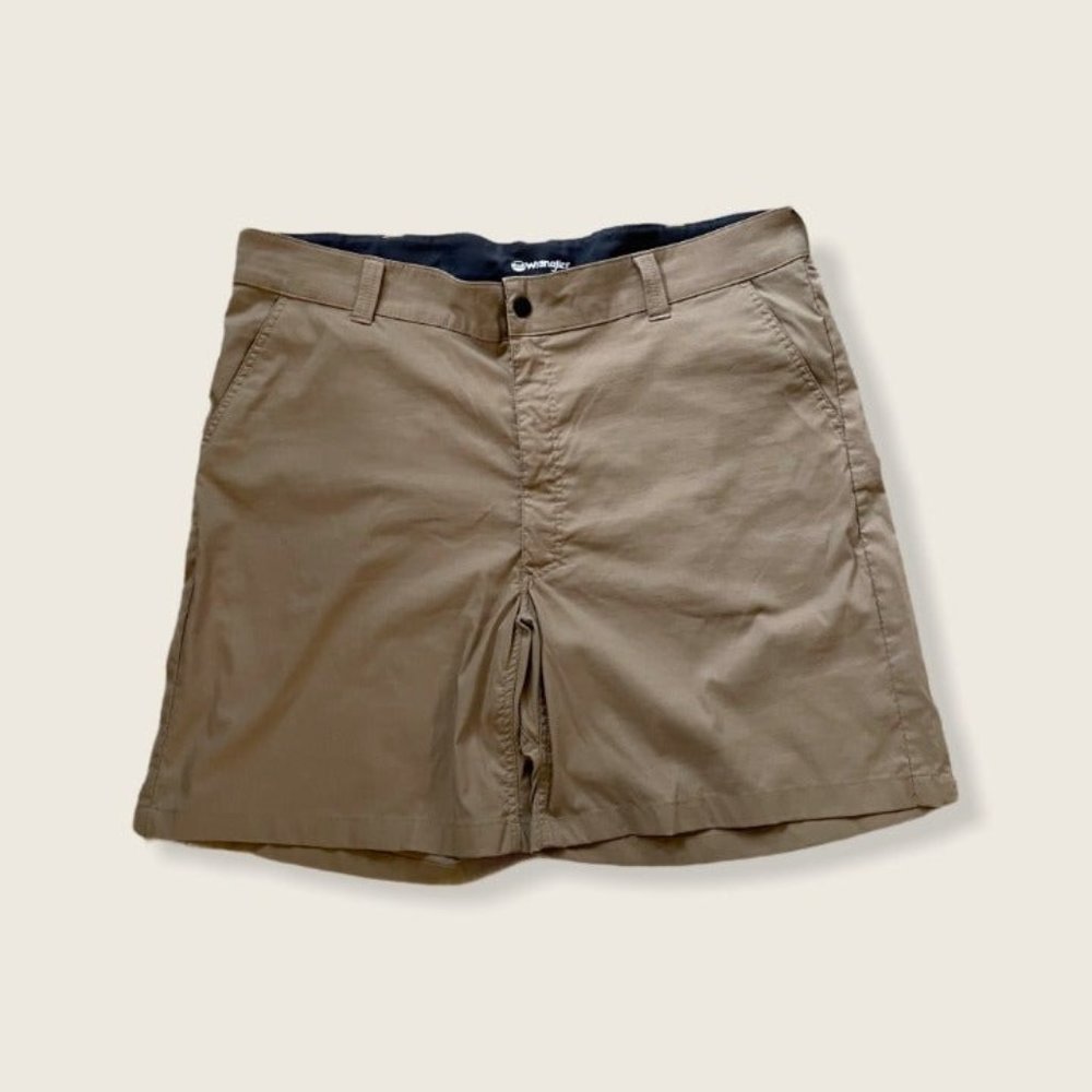 Men's Wrangler Shorts - size 42
